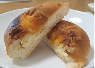 「第一パン 3種のチーズパン」のクチコミ画像 by ちょこコーヒーさん
