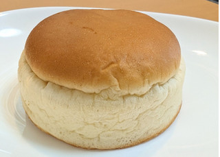 「第一パン パステルのプリンクリームパン」のクチコミ画像 by はるなつひさん