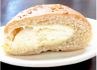 「ローソン NL ブランのダブルクリームパン」のクチコミ画像 by Pチャンさん
