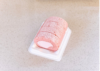 「モンテール 小さな洋菓子店 いちごミルクの手巻きロール 4個」のクチコミ画像 by むぎっこさん
