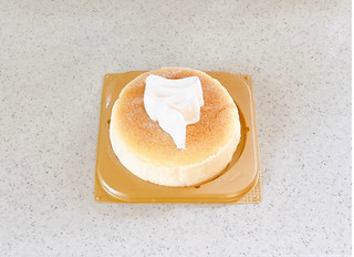「ローソン Uchi Cafe’ スフレチーズケーキ」のクチコミ画像 by むぎっこさん
