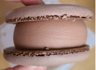 「セブンプレミアム チョコレートマカロン アイス 袋1個」のクチコミ画像 by ちょこぱんcakeさん