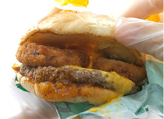 「マクドナルド ワイルドビーフバーガー オニオンリング＆チーズ」のクチコミ画像 by くまプップさん