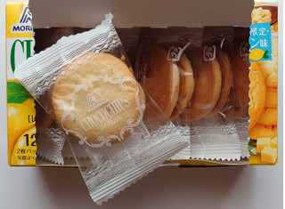 「森永製菓 レモンホワイトチョコチップクッキー 箱2枚×6」のクチコミ画像 by にゅーんさん