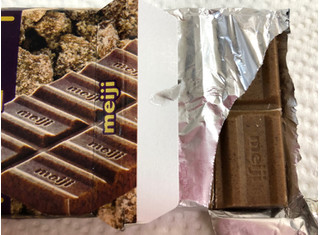 「明治 リッチ黒糖チョコレート 46g」のクチコミ画像 by SANAさん