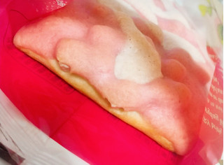 「ファミリーマート ファミマ・ベーカリー いちごのビスチョコデニッシュ」のクチコミ画像 by もぐのこさん