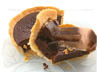 「ヤマザキ デザートファクトリー 濃厚チョコタルト 1個」のクチコミ画像 by くまプップさん