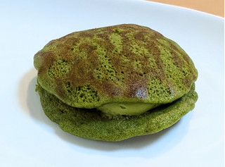 「シャトレーゼ 京都産宇治抹茶使用 抹茶バターとら焼き」のクチコミ画像 by はるなつひさん