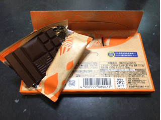「明治 ザ・チョコレート 華やかな果実味 エレガントビター 箱50g」のクチコミ画像 by CHICHさん