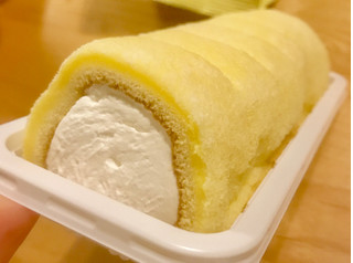 「ローソン もち食感ロール 北海道産生乳入りクリーム」のクチコミ画像 by はらへりちゃんさん