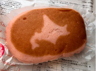 「ヤマザキ 北海道チーズ蒸しケーキ いちご味 袋1個」のクチコミ画像 by きみまろさん