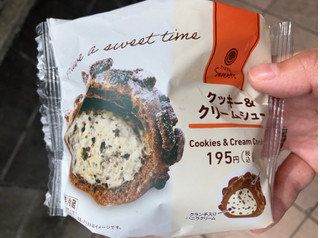 「ファミリーマート クッキー＆クリームシュー」のクチコミ画像 by なでしこ5296さん