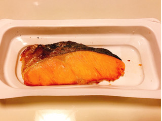 「岡田水産 レンジで焼きたて 銀鮭の塩焼き」のクチコミ画像 by 野良猫876さん