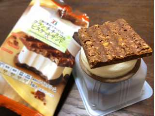 「セブンプレミアム 2種の素材でサンドした クランチチョコ＆ビスケットサンド 袋35ml」のクチコミ画像 by mignon さん