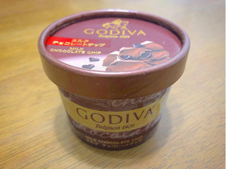 「ゴディバ カップアイス ミルク チョコレートチップ カップ125ml」のクチコミ画像 by mignon さん