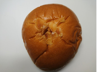 「Pasco 生乳カフェラテクリームパン 袋1個」のクチコミ画像 by レビュアーさん
