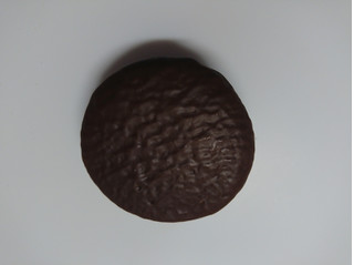 「ロッテ 世界を旅するチョコパイ NYチーズケーキ 袋2個」のクチコミ画像 by レビュアーさん
