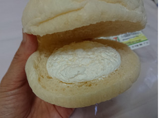 「セブン-イレブン 八ヶ岳高原産牛乳使用の白パン」のクチコミ画像 by レビュアーさん