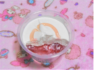 「ローソン Uchi Cafe’ とろ生わらび餅 いちご」のクチコミ画像 by tibihiromiさん