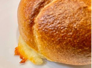 「MOUNTAIN BAGEL チーズプレッツェルベーグル 1個」のクチコミ画像 by やにゃさん