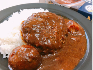 「ベル 北海道発チーズインハンバーグカレー 中辛 箱300g」のクチコミ画像 by りりすさん