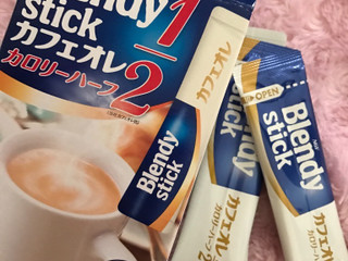 高評価 ブレンディ スティックカフェオレ カロリーハーフ 箱7 5g 10 製造終了 のクチコミ 評価 カロリー情報 もぐナビ