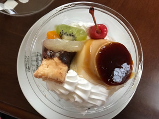 中評価】ローソン Uchi Cafe' プリンアラモードパフェの 中評価】ローソン Uchi Cafe' プリンアラモードパフェの