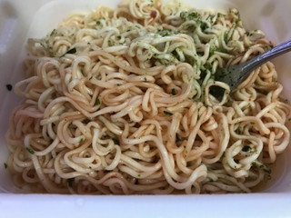 「マルちゃん やきそば弁当 たらこ味バター風味 カップ111g」のクチコミ画像 by いちごたるとさん