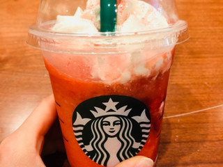 「スターバックス #STRAWBERRYVERYMUCHFRAPPUCCINO」のクチコミ画像 by LAYLAさん