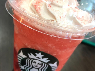 「スターバックス #STRAWBERRYVERYMUCHFRAPPUCCINO」のクチコミ画像 by moguchanさん