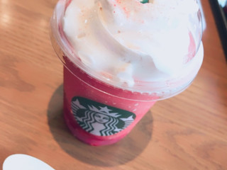 「スターバックス ＃STRAWBERRYVERYMUCHFRAPPUCCINO」のクチコミ画像 by ろーずありすさん