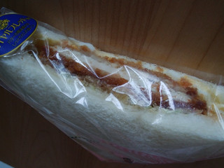 「デイリーヤマザキ チキンカツサンド」のクチコミ画像 by ごま豆腐さん