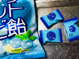 OEx名糖産業　７５Ｇ ハーブミントのど飴×60個 : 名糖産業 ハーブミントのど飴 85g×10袋 : 食品・飲料