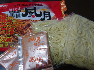 高評価】日清食品 鶴橋風月焼きそば ソース 2人前の感想