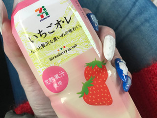 セブンプレミアム いちごオ・レ（セブン＆アイ・ホールディングス