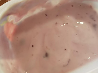 「明治 ブルガリアヨーグルト 脂肪0 ブルーベリー＆3種のベリー カップ180g」のクチコミ画像 by ゆららんさん