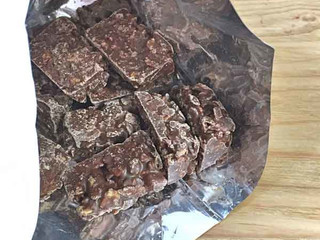 「無印良品 オレンジピールクランチチョコ 袋67g」のクチコミ画像 by もみぃさん