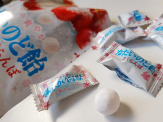 516wJhLNzlL._AC_SY200_QL15_.jpg