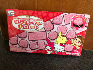 高評価】不二家 ペコ×サンリオいちごパーティーチョコレートの 高評価】不二家 ペコ×サンリオいちごパーティーチョコレートの