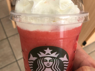 「スターバックス ＃STRAWBERRYVERYMUCHFRAPPUCCINO＿＿RED」のクチコミ画像 by 百花蜜さん