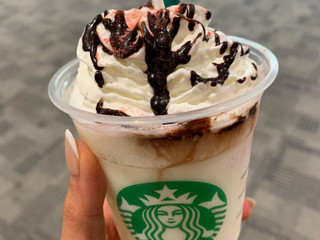 「スターバックス ＃STRAWBERRYVERYMUCHFRAPPUCCINO＿＿WHITE」のクチコミ画像 by あっちゅんちゃんさん