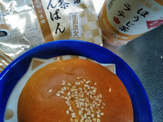 「木村屋 ほうじ茶あんぱん 袋1個」のクチコミ画像 by minorinさん