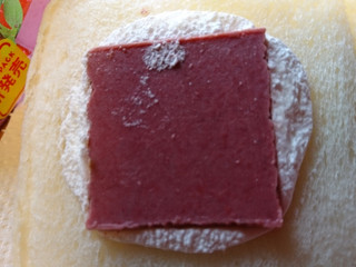 「ヤマザキ ランチパック 濃厚苺板チョコ＆ホイップ 袋2個」のクチコミ画像 by ピノ吉さん