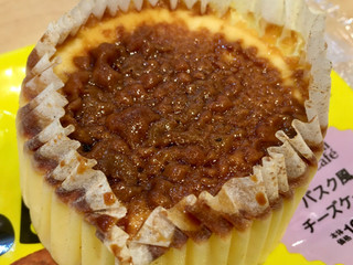 「ローソン Uchi Cafe’ SWEETS バスチー バスク風チーズケーキ 袋1個」のクチコミ画像 by milchさん