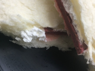 「ヤマザキ ランチパック 濃厚苺板チョコ＆ホイップ 袋2個」のクチコミ画像 by chan-manaさん