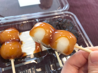 みたらし団子ページ② 🍡 み mitarashi-dango です。 手土産にも大人気のみたらしの