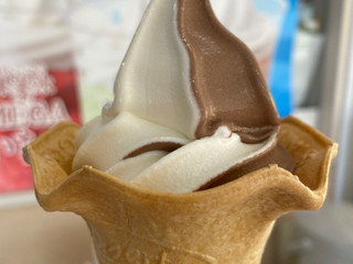 「ミニストップ 初代ベルギーチョコミックスソフト」のクチコミ画像 by ちいぼうさん