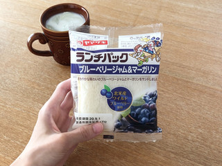 「ヤマザキ ランチパック ブルーベリージャム＆マーガリン 袋2個」のクチコミ画像 by ヘルシーさん