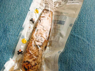 「ローソン セレクト 炭火焼サラダチキン 柚子こしょう」のクチコミ画像 by ぺりちゃんさん