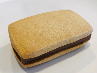 「カルディ チョコレートサンドクッキー 塩キャラメル 袋1個」のクチコミ画像 by Memoさん